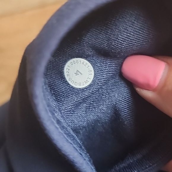 [SOLD] Lululemon Align High-Rise Short 8" Pockets True Navy sz 4 - Picture 8 of 8